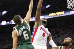 湖人队德里克·怀特续约决策：薪资结构与未来布局